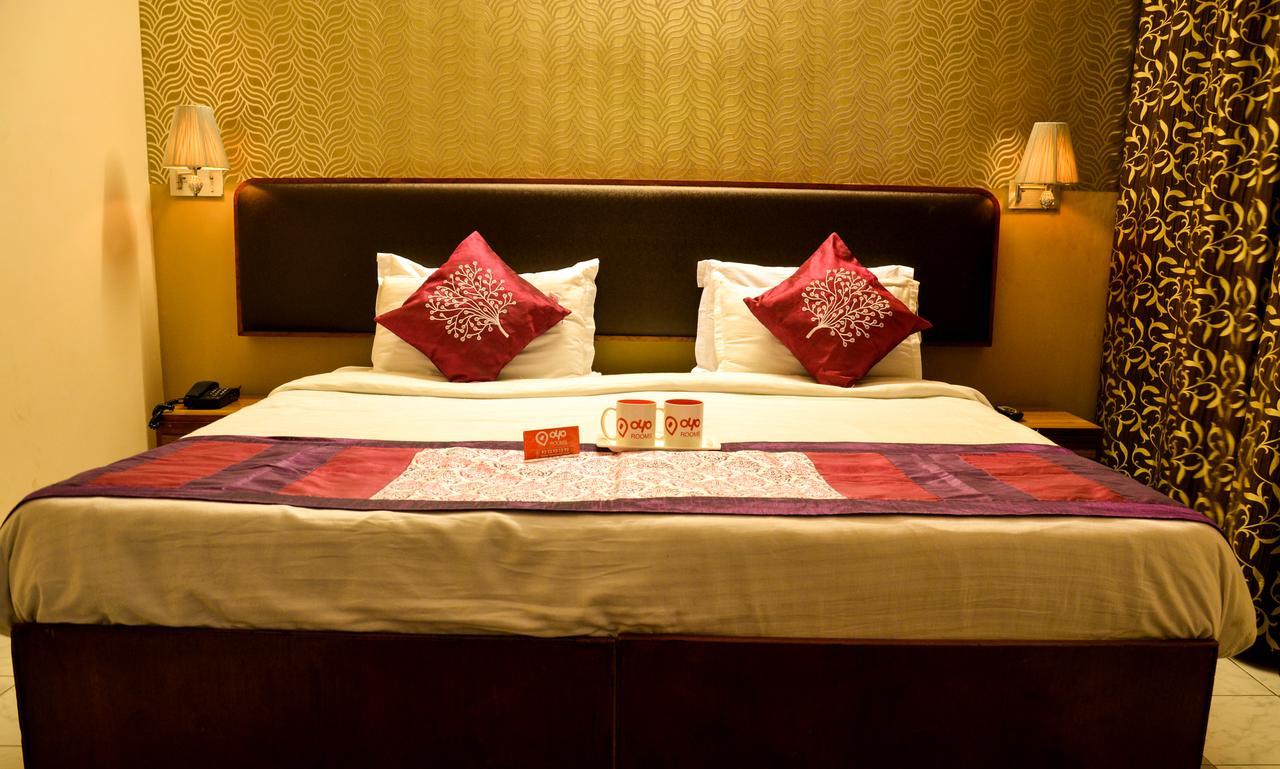 Oyo 1754 Hazratganj Lucknow