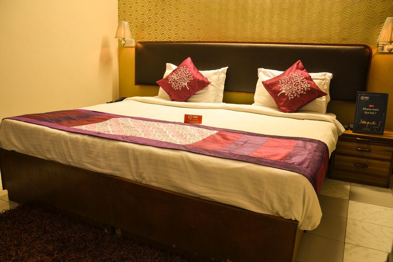 Oyo 1754 Hazratganj Hotel