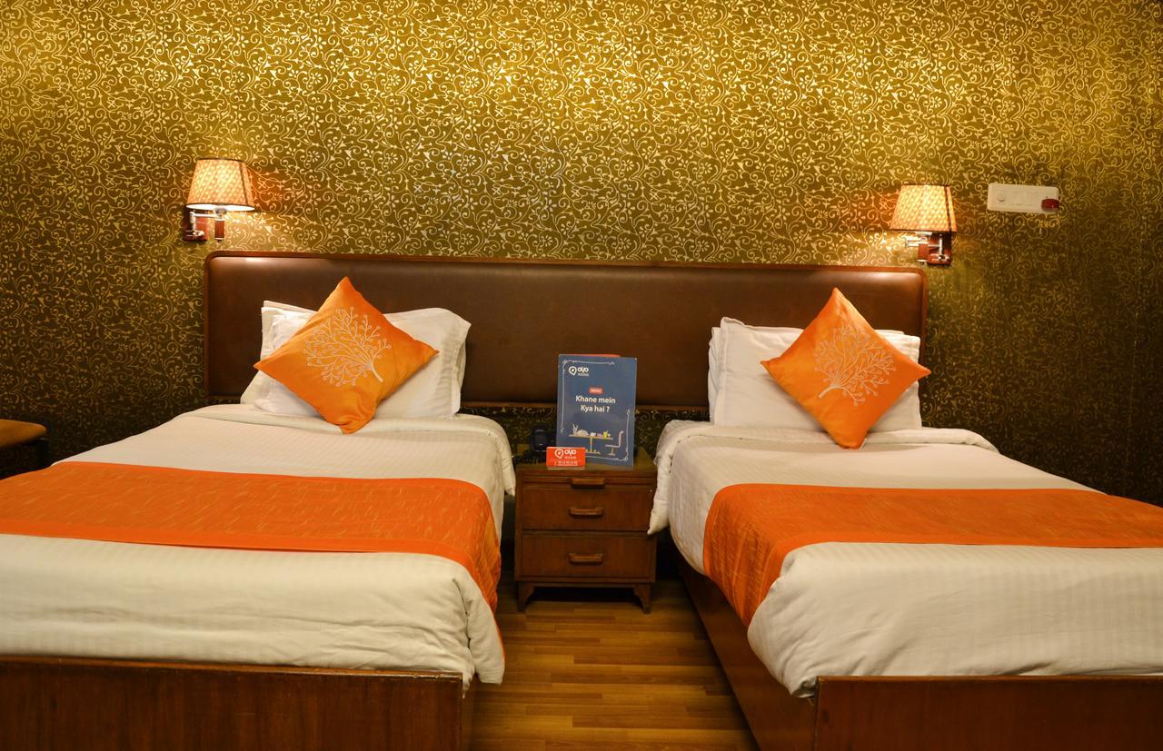 Oyo 1754 Hazratganj Hotel Lucknow